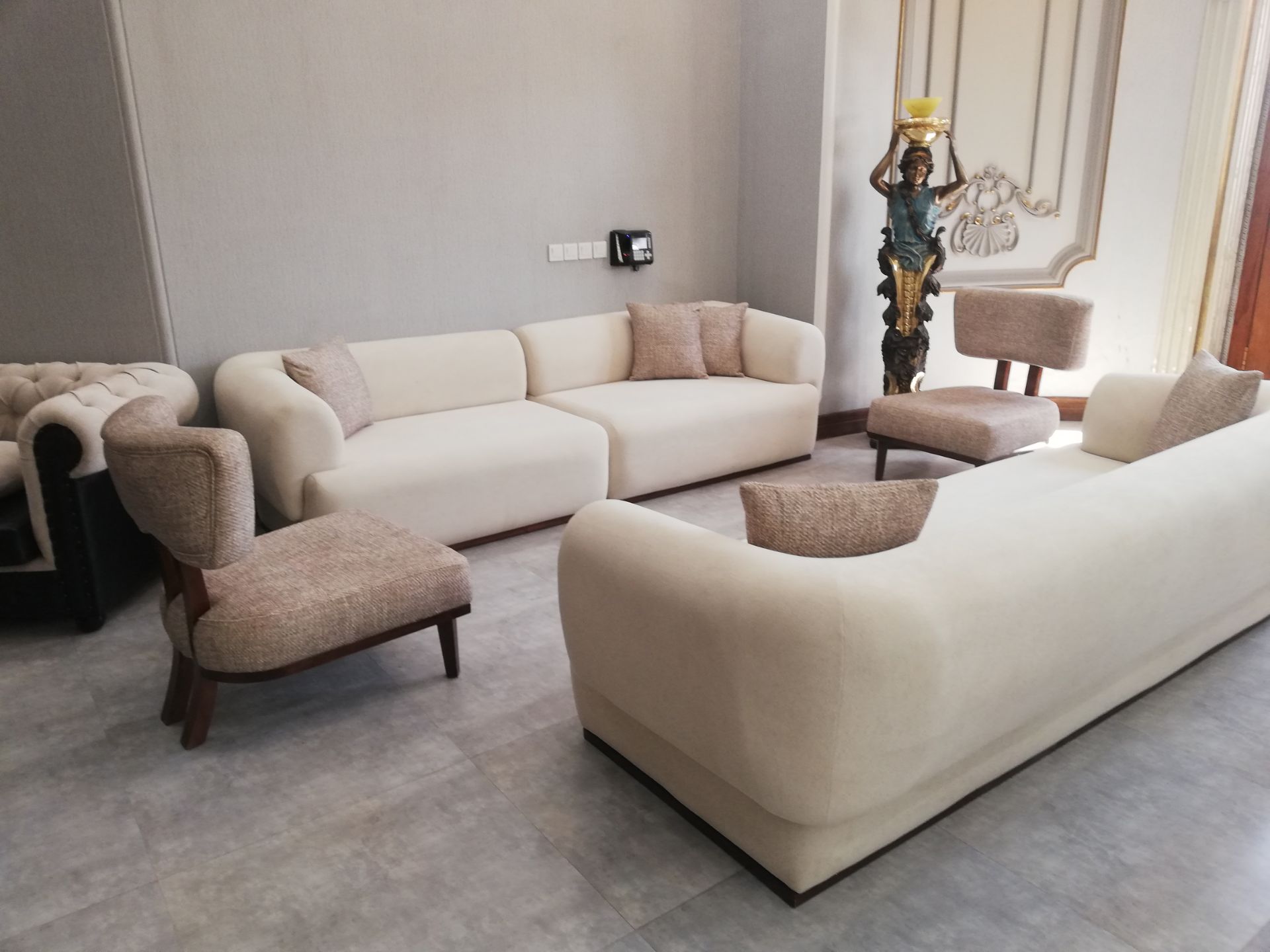 مبلمان — مبلمان هلدینگ پرهام